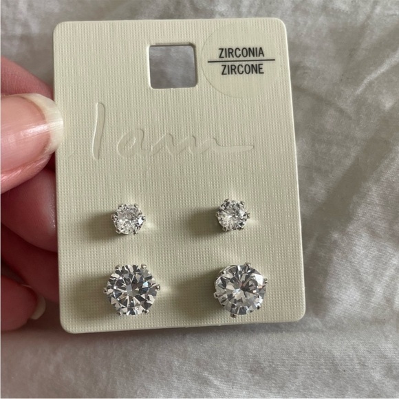 I am Zirconia Stud Earrings Set bundle - Picture 4 of 9